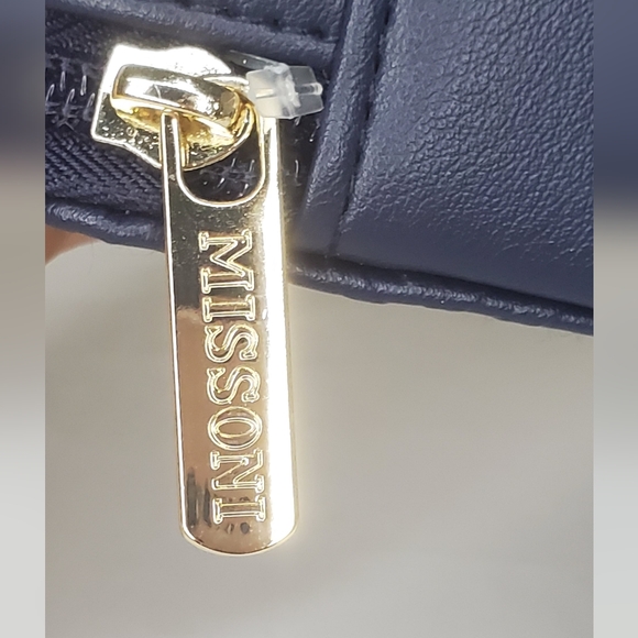 Missoni Luxury Kits Case Exclusive For Delta Air- amenity Kits - Picture 10 of 13